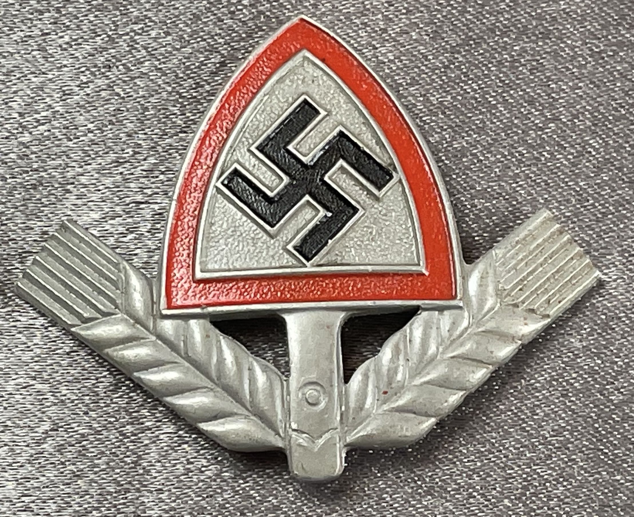 RAD Enlisted Cap Insignia #15297 