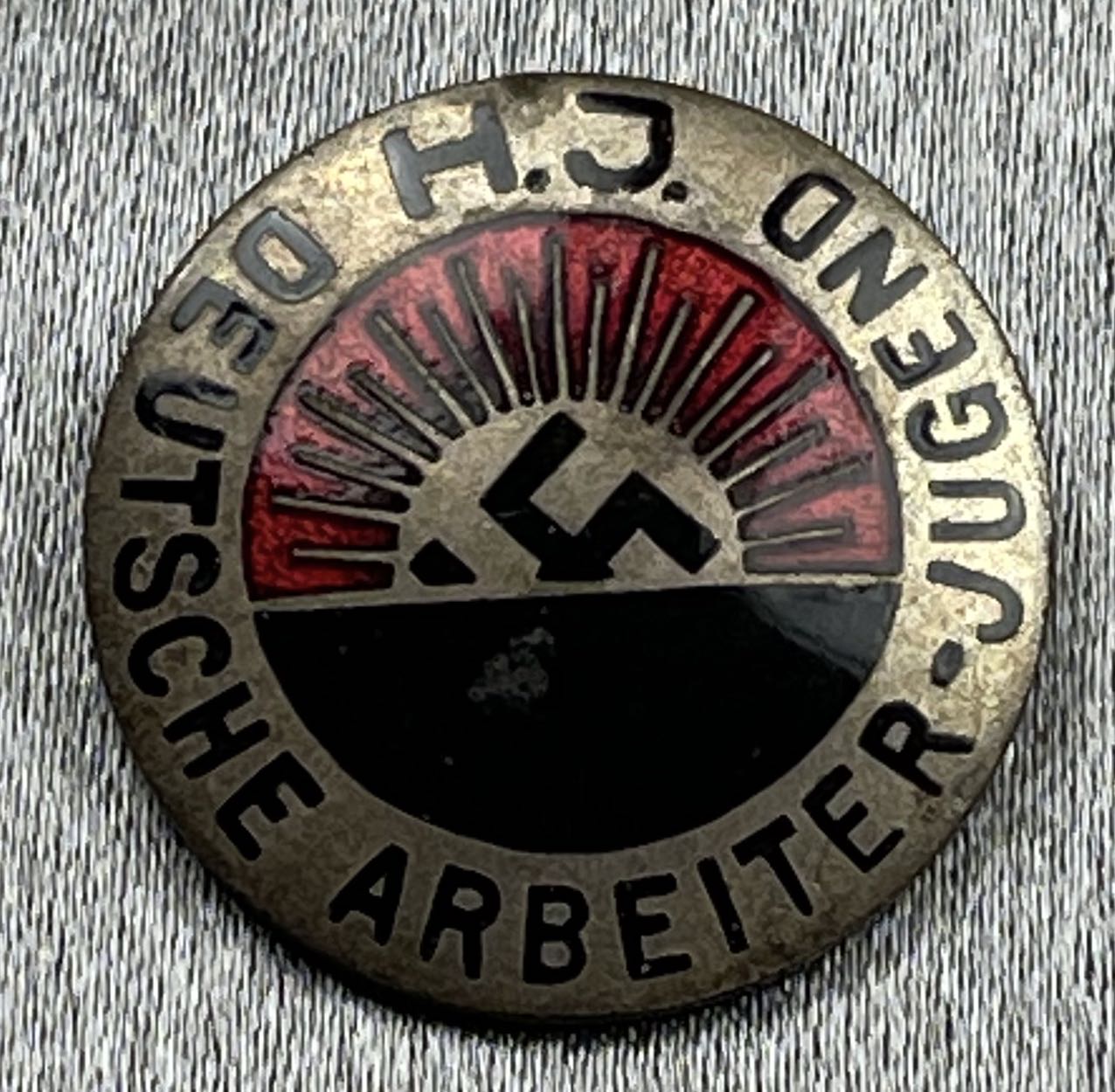 HJ Deutsche Arbeiter Jugend Cap Badge #15477 