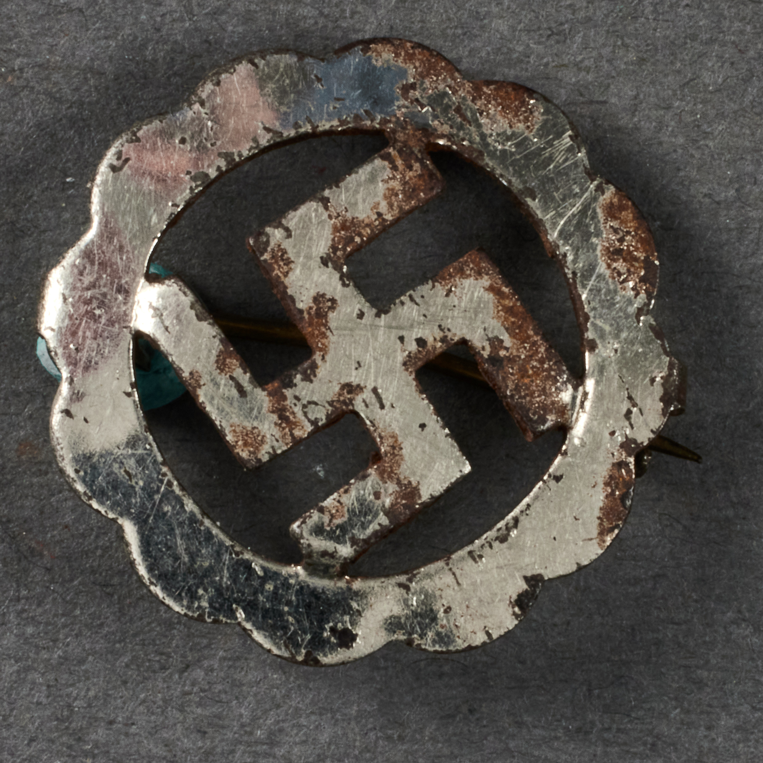 NSDAP Tinnie #21586 