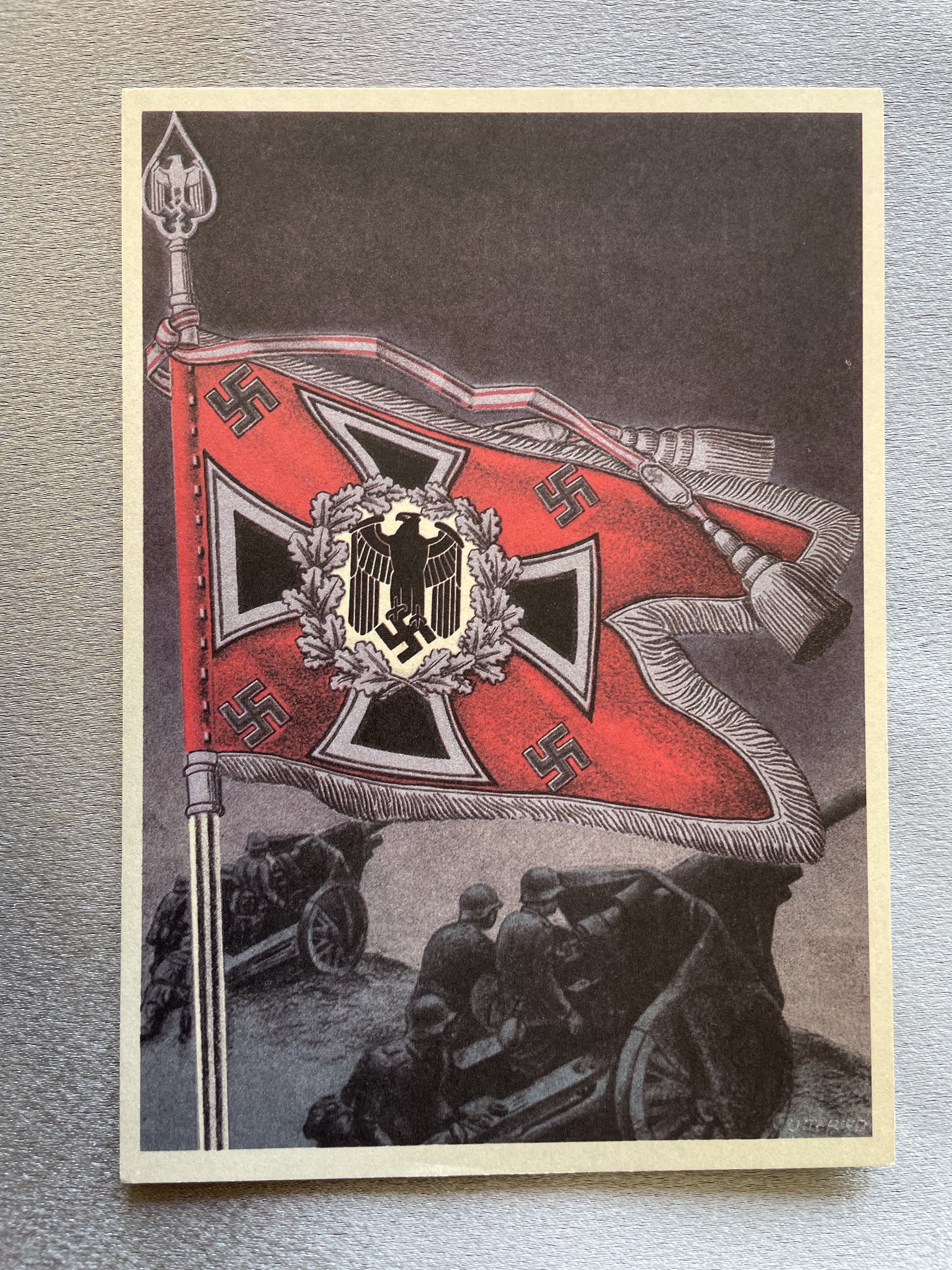Fahnen und Standarten der Deutschen Wehrmacht Postcard #14970 