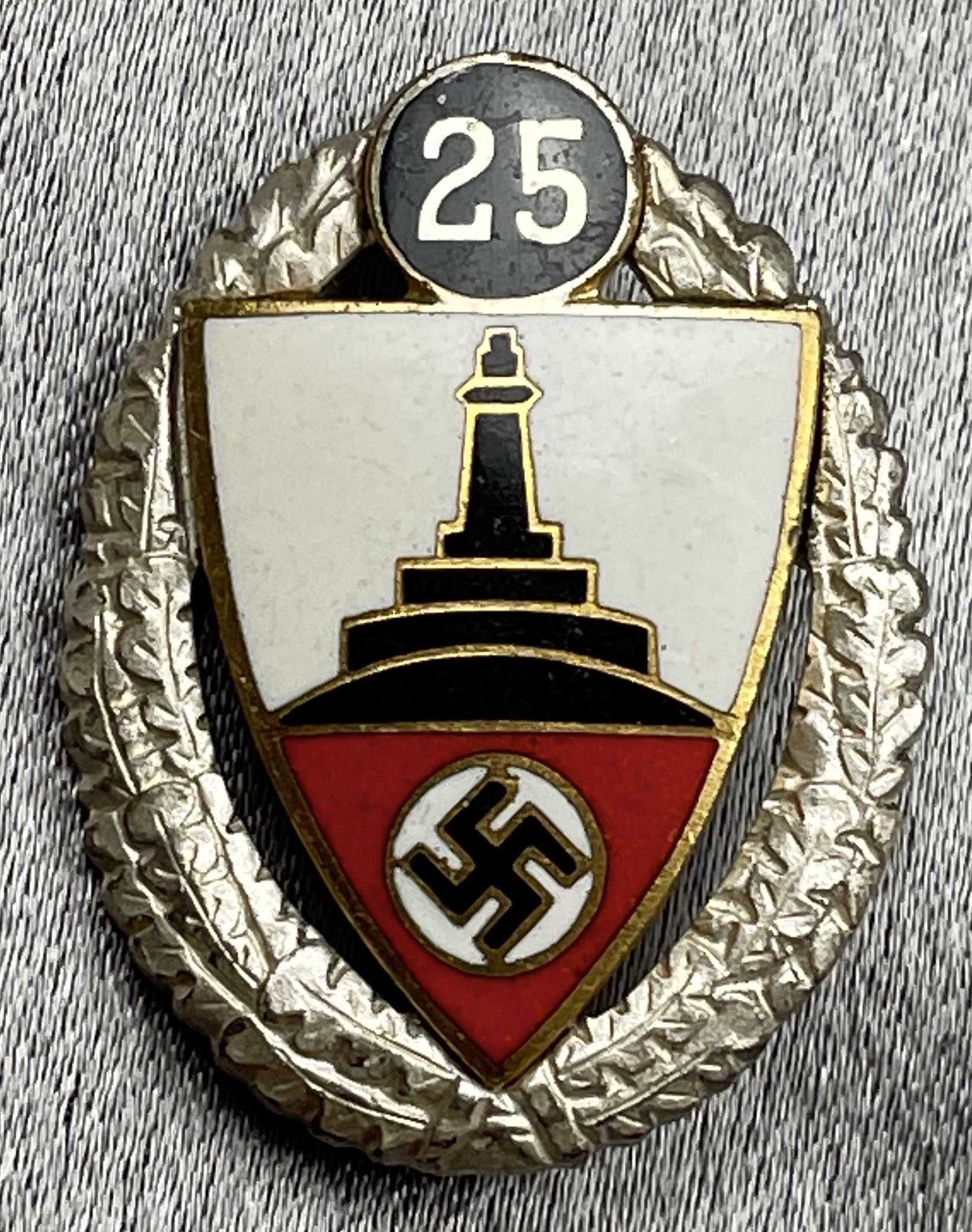 Reichskriegerbund 25 Year Badge #15484 