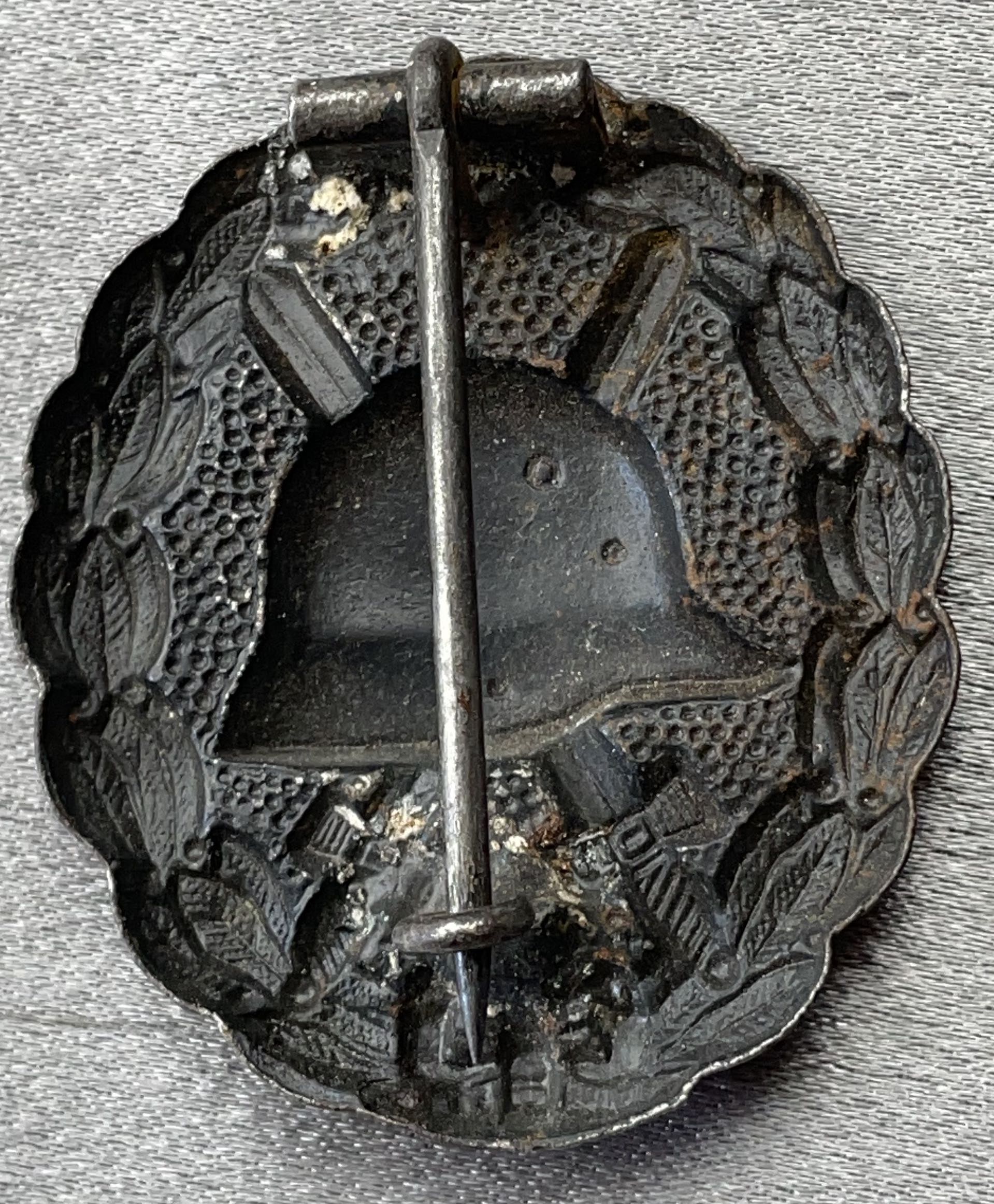 WWI Black Wound Badge 15673 Product Military Collectibles