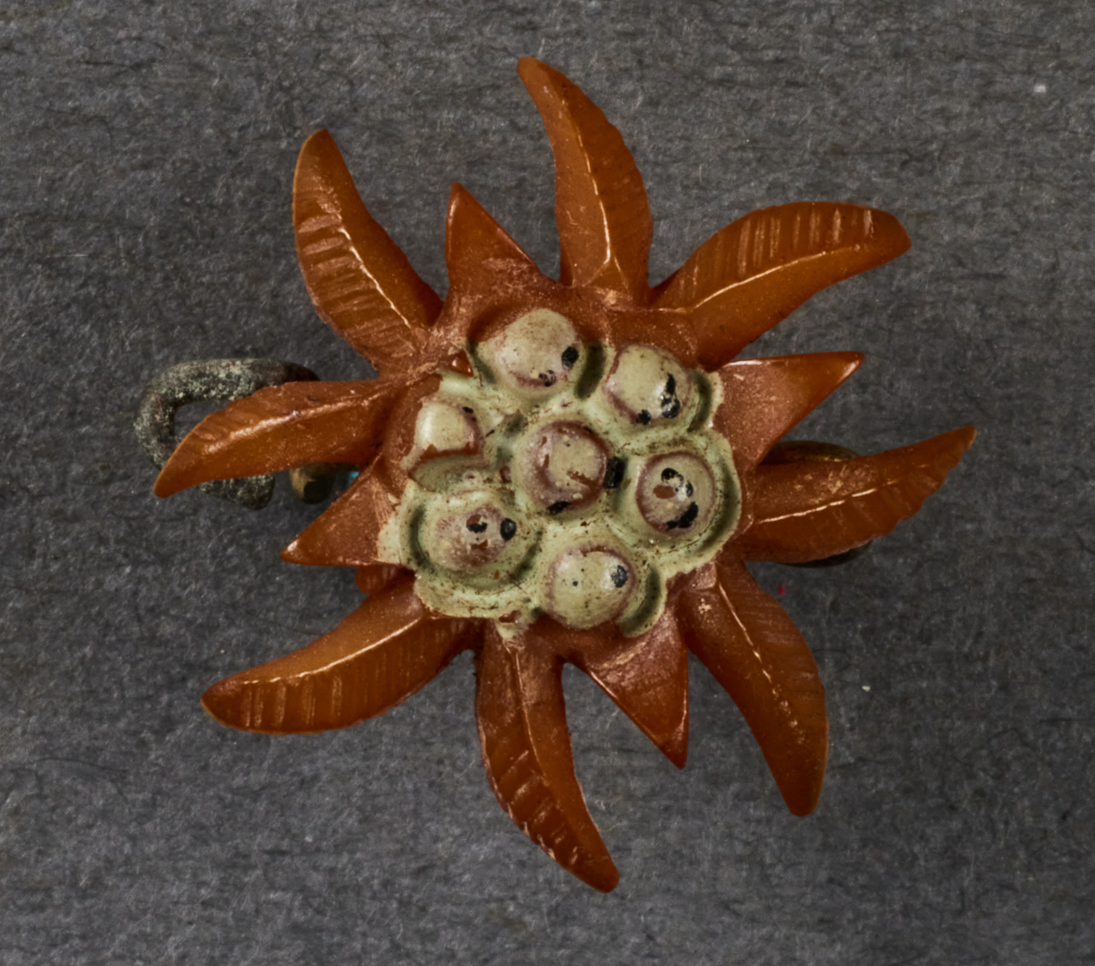 Winterhilfswerk Donation Pin #22389 