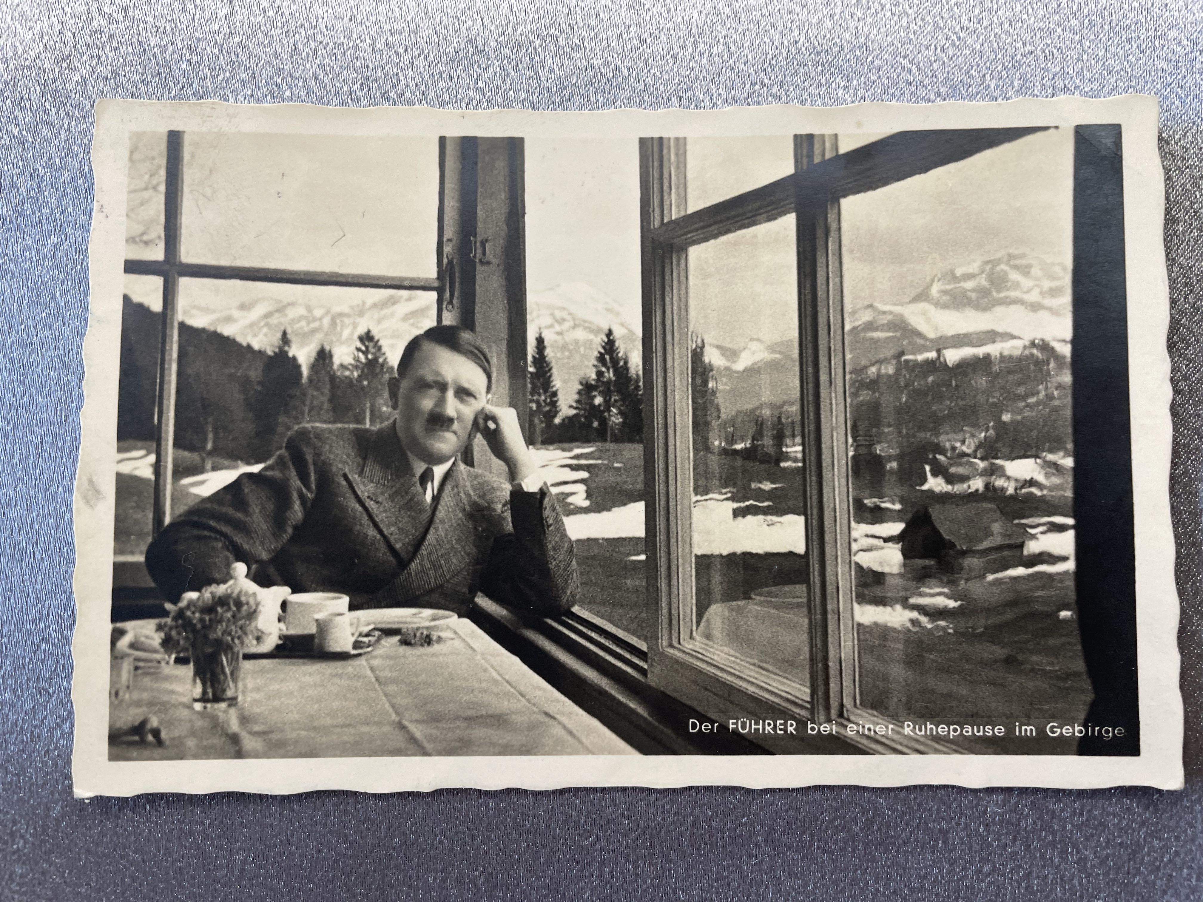 Der Führer bei einer Ruhepause im Gebirage Postcard #15096 