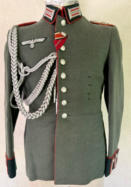 Wehrmacht OberLeutnant Waffenrock #21288 