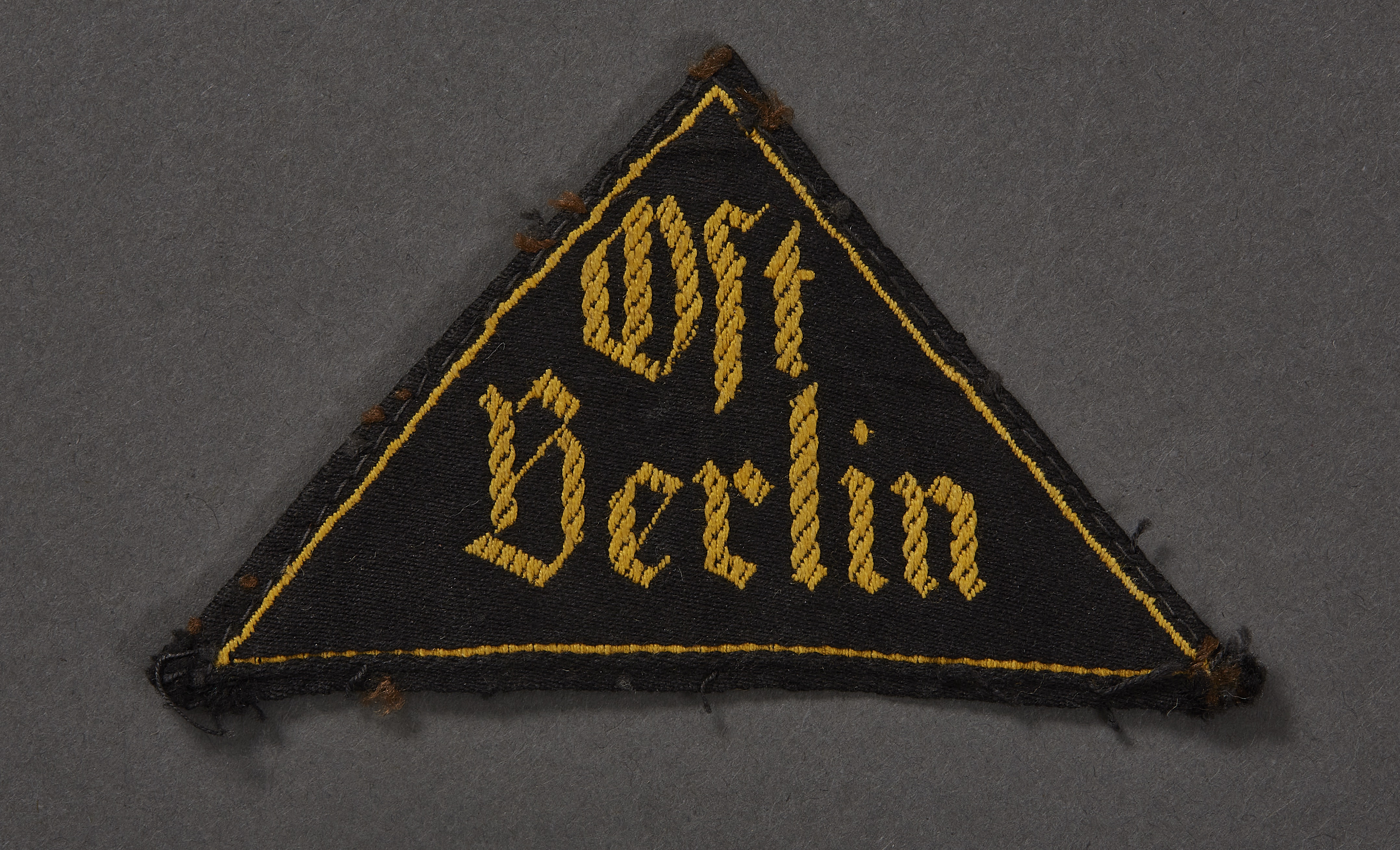 HJ Ost Berlin District Sleeve Triangle #16115 