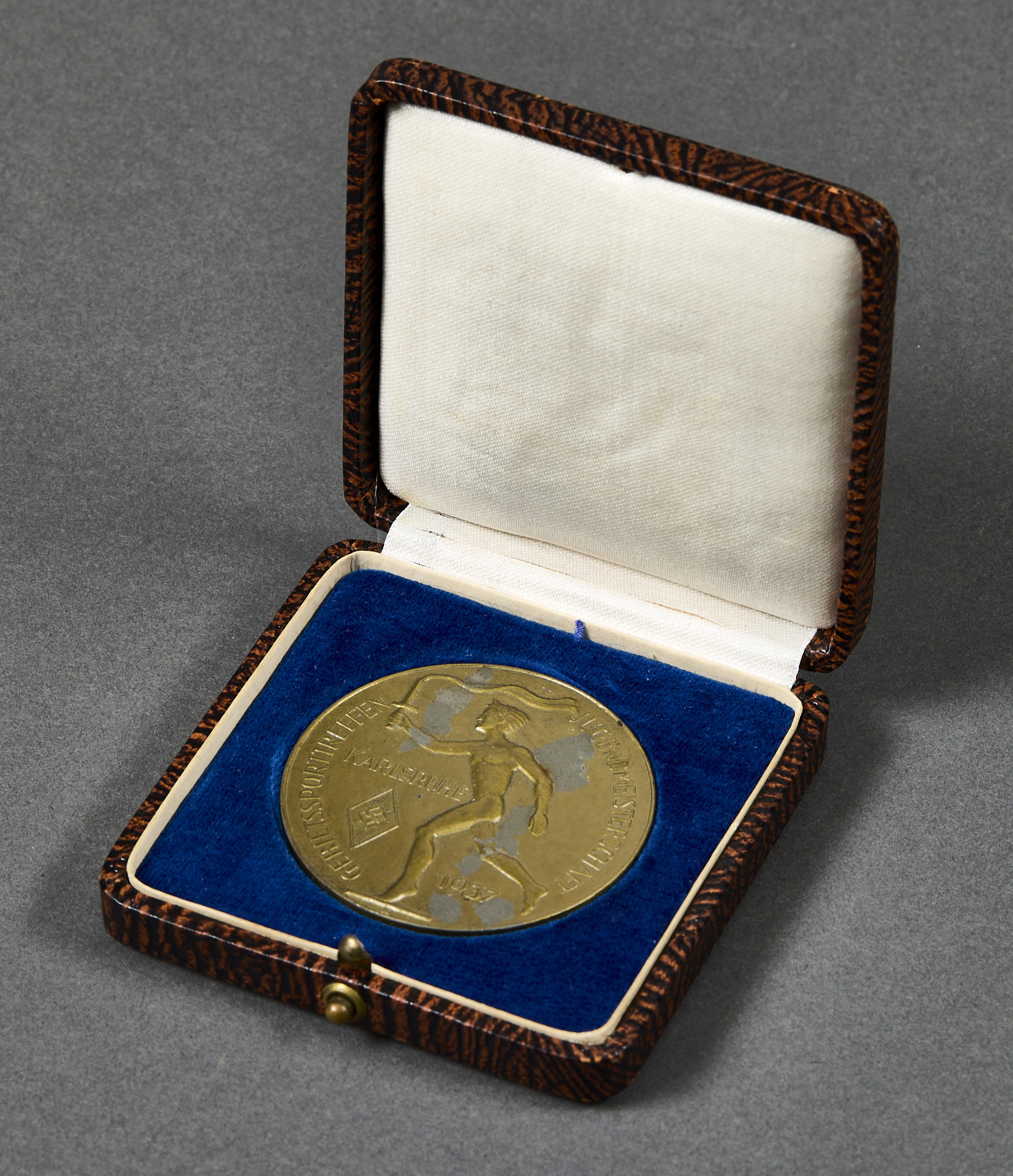 Hitler Youth Table Medal #21496 