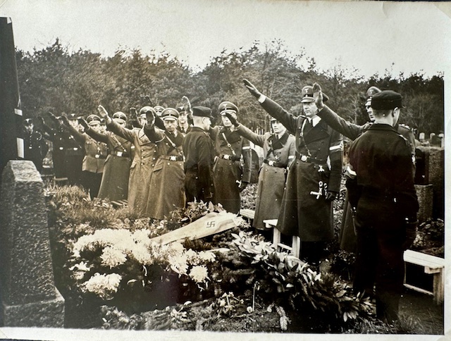 In remembrance of November 9th Photo #18111 