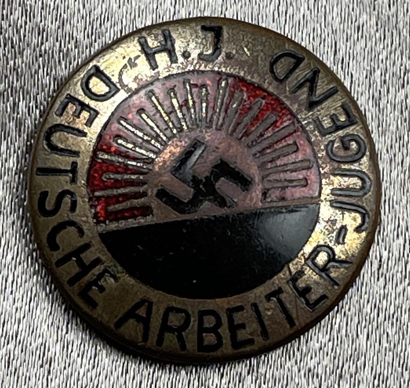 HJ Deutsche Arbeiter Jugend Membership Badge #15490 