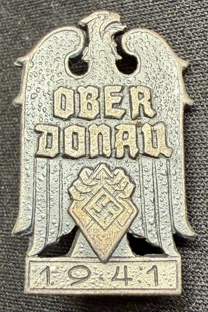 Ober Donau HJ 1941 Badge #20588 