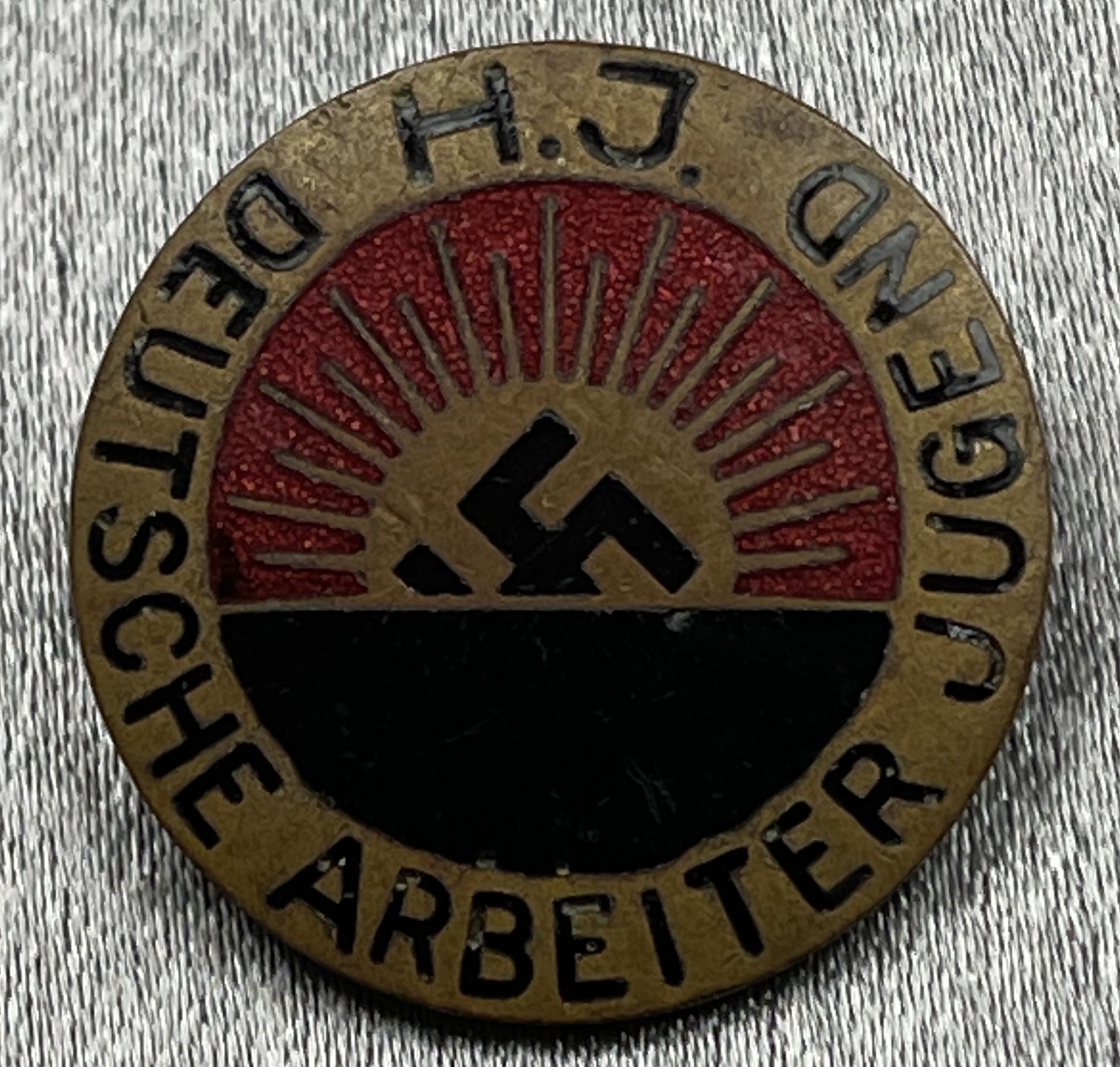 HJ Deutsche Arbeiter Jugend Membership Badge #15492 